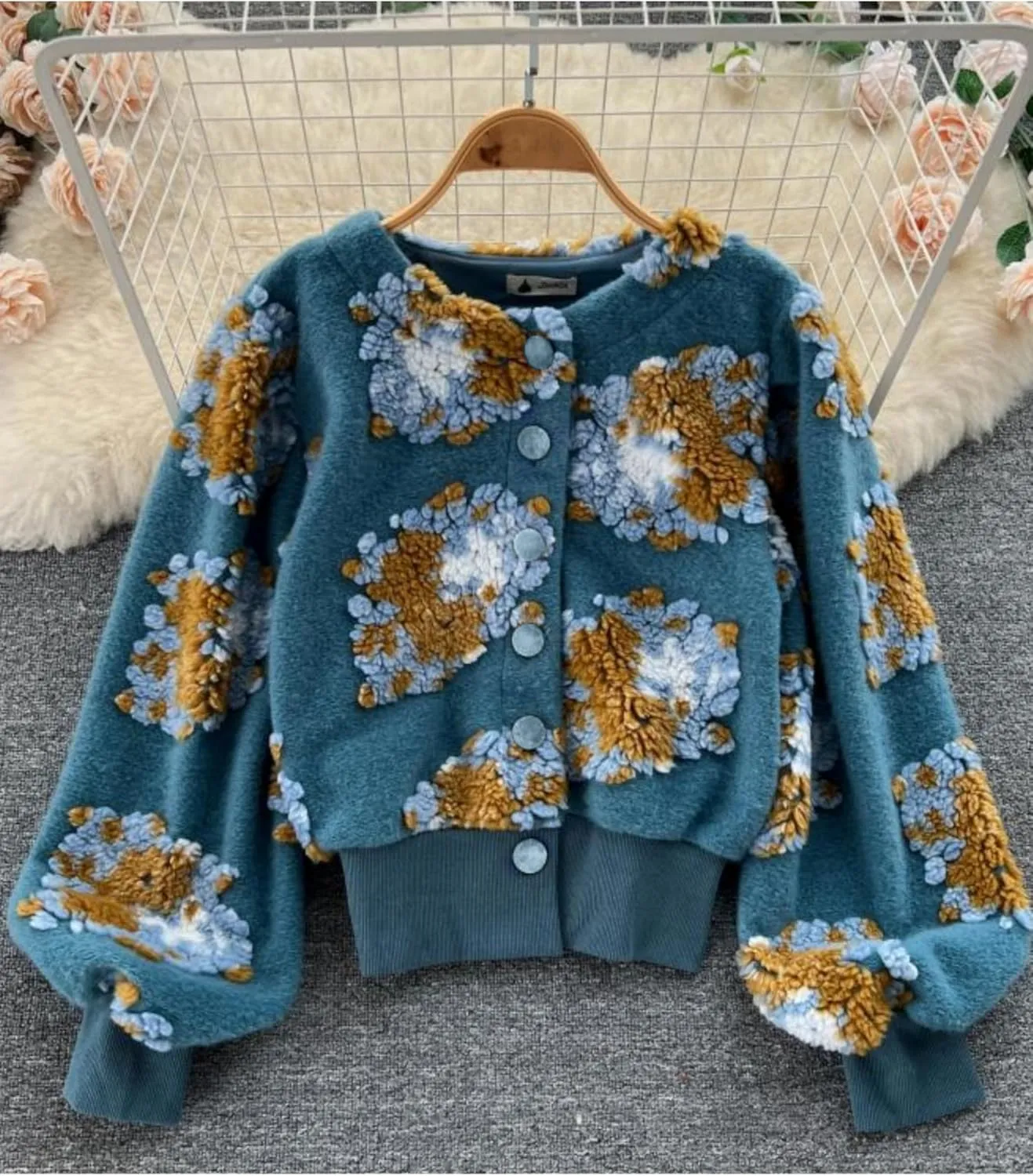 Aimiray Women's Cropped Floral Print Jacket Long Sleeve Fleece Warm Bomber Jacket Lightweight Button Varsity Coats