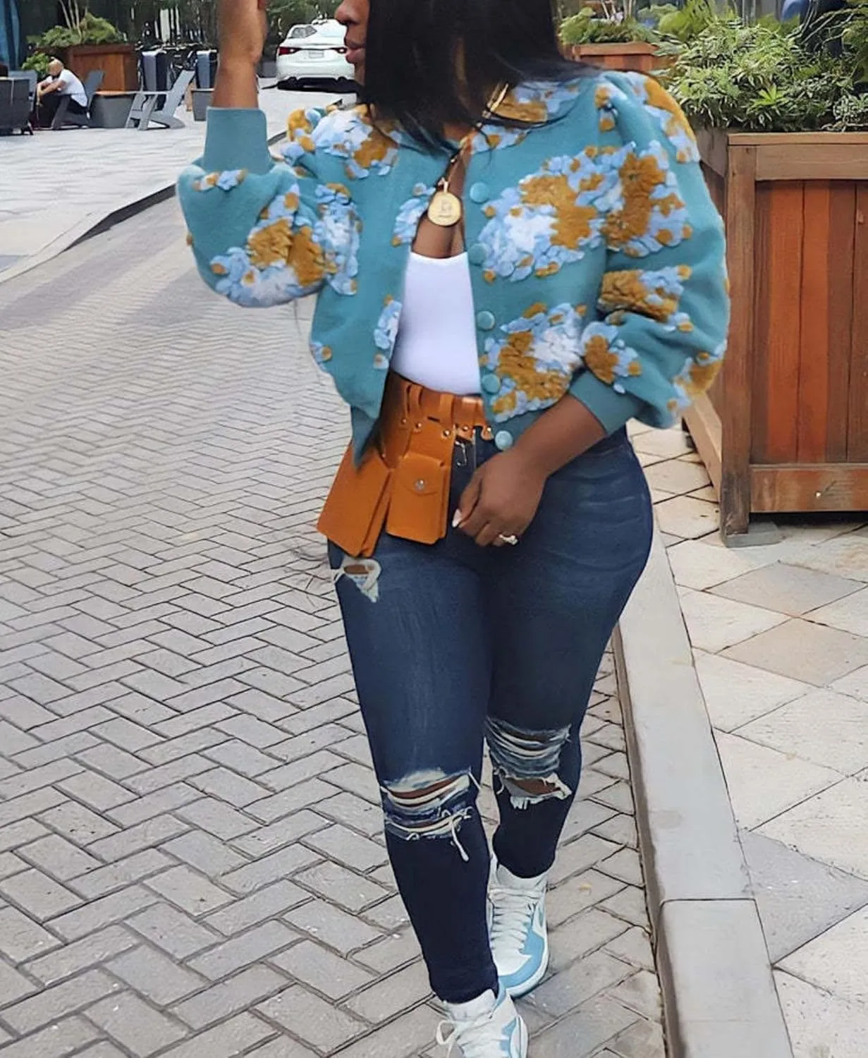 Aimiray Women's Cropped Floral Print Jacket Long Sleeve Fleece Warm Bomber Jacket Lightweight Button Varsity Coats