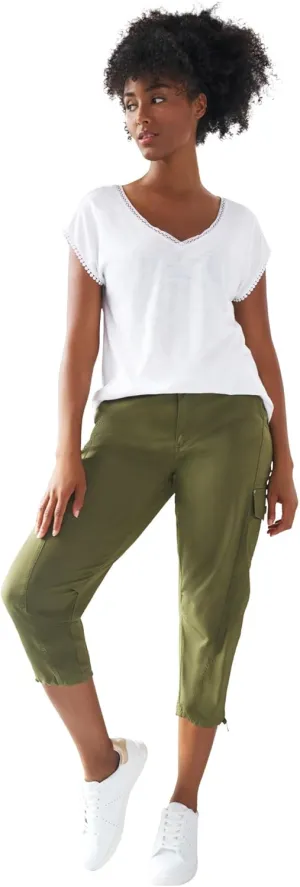 ellos Women's Plus Size Stretch Cargo Capris Front and Side Pockets Casual Cropped Pants