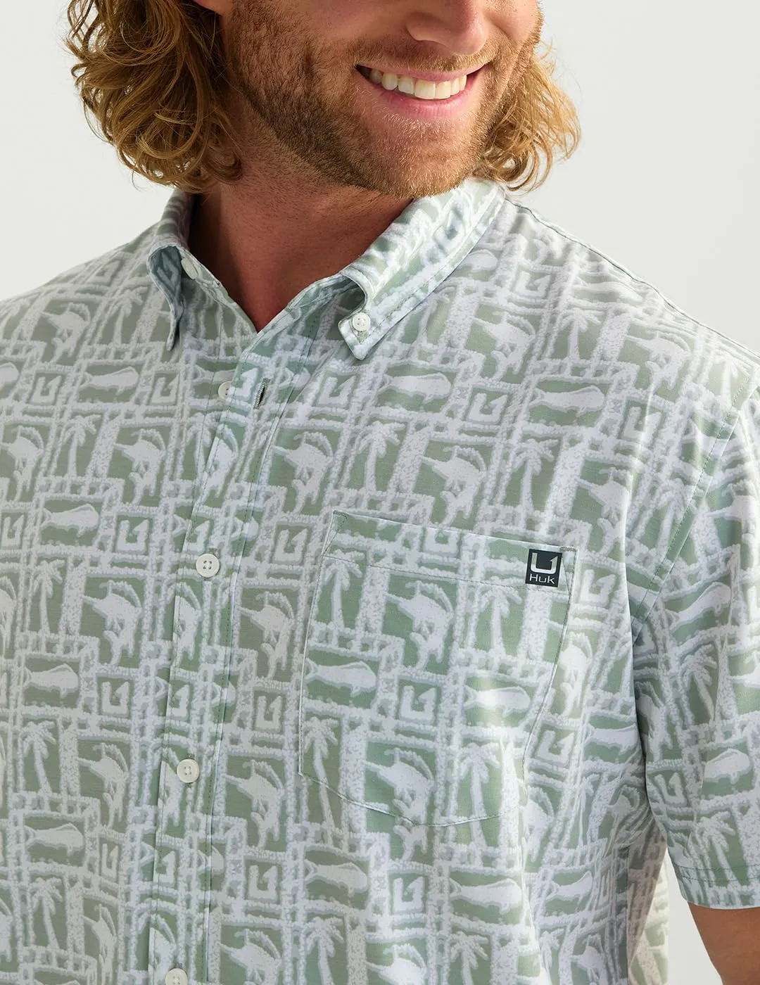 HUK Men's Kona Pattern Short Sleeve Fishing Button Down Shirt