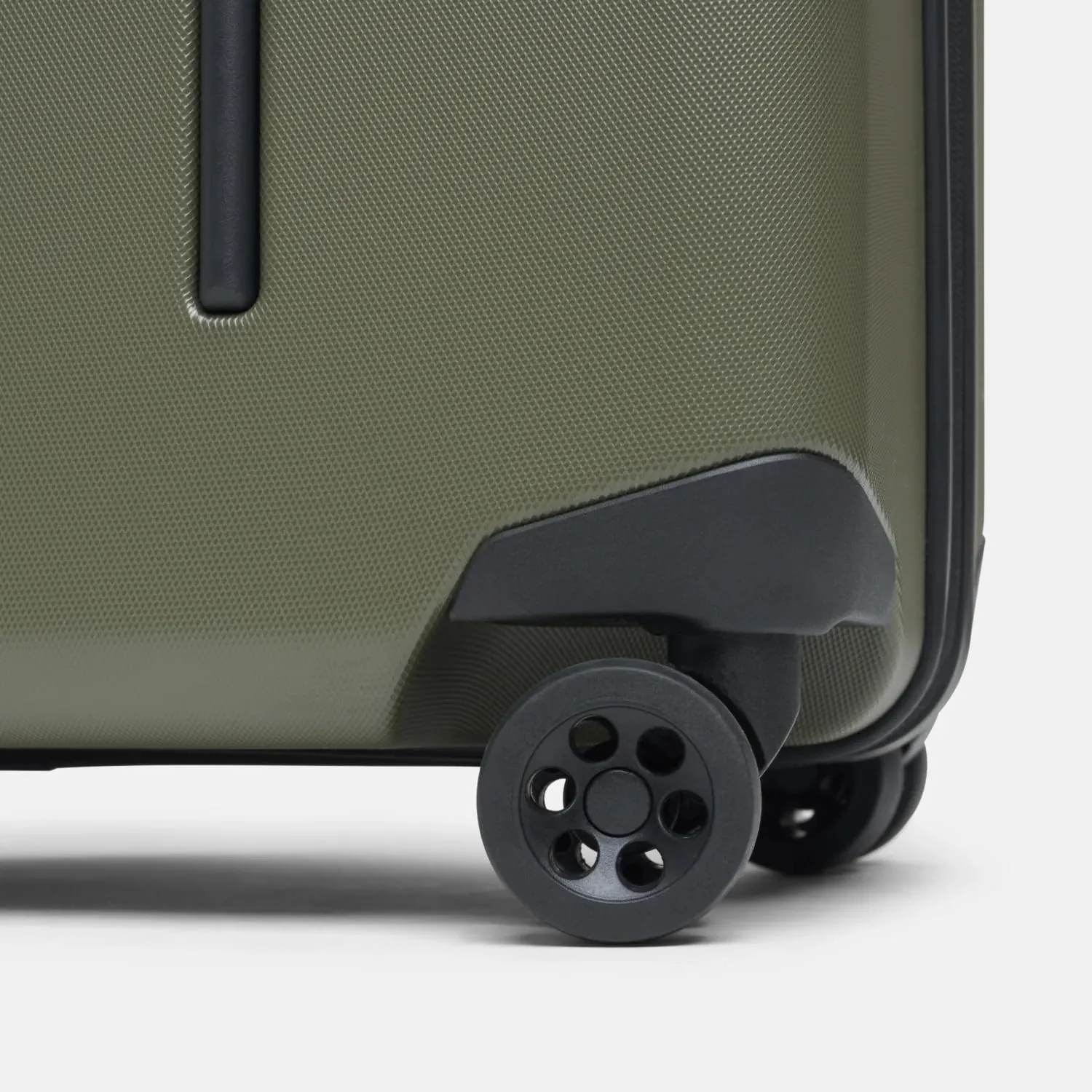 The Ridge Check-In Luggage - German Makrolon Polycarbonate Shell - TSA-Approved Lock with 360 Spinner Wheels - Matte Olive
