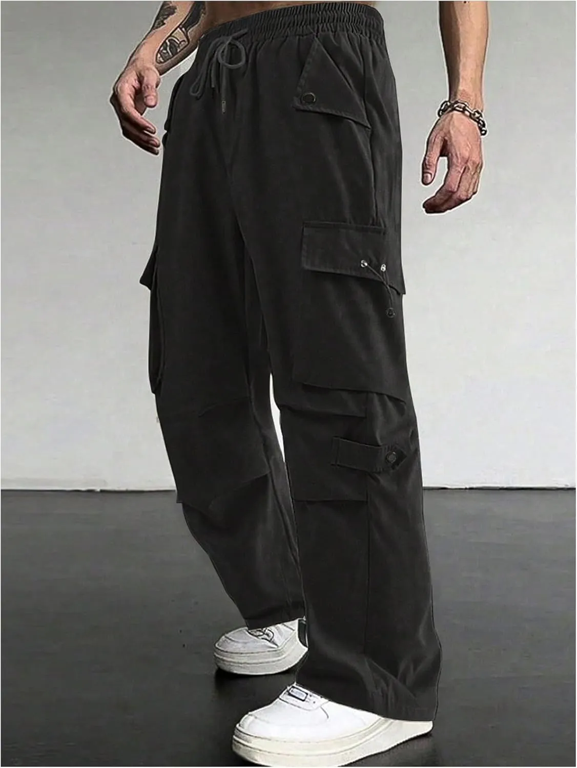 Verdusa Men's Casual Elastic Waist Flap Pockets Loose Cargo Pants Joggers