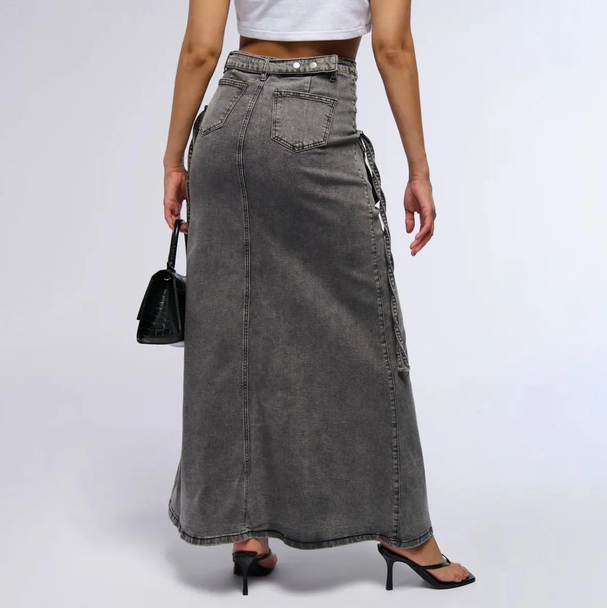 Wuitrie Jean Skirts for Women Denim High Waisted Vintage Cargo Skirt for Women Summer Maxi Skirt Long Jean Skirt with Pockets