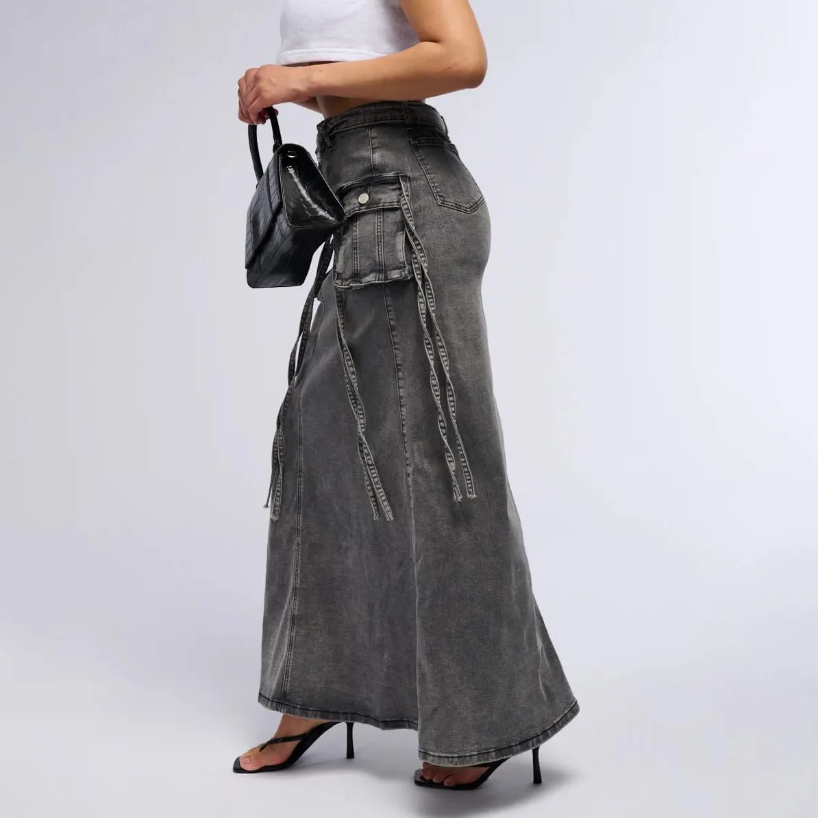 Wuitrie Jean Skirts for Women Denim High Waisted Vintage Cargo Skirt for Women Summer Maxi Skirt Long Jean Skirt with Pockets